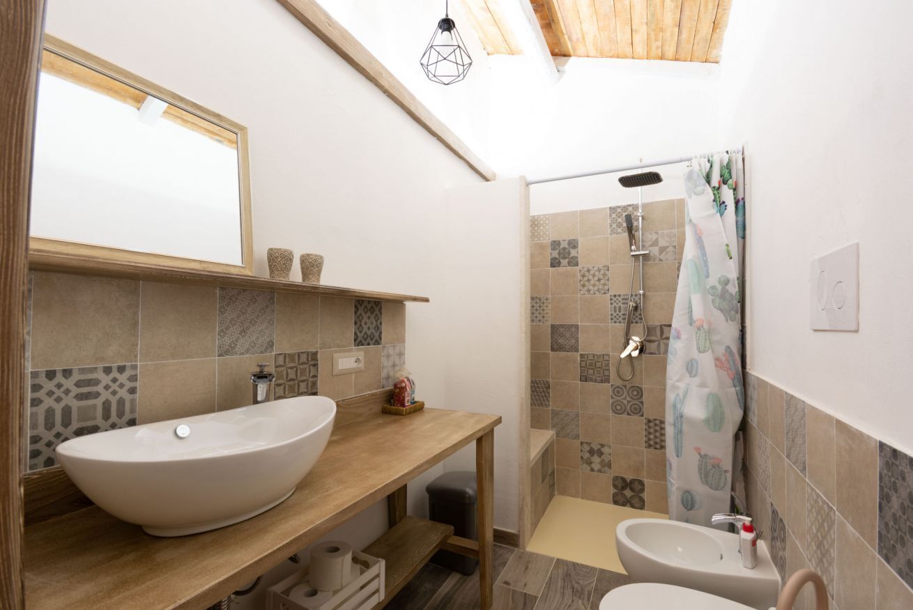 Doccia, asciugacapelli, bidet, asciugamani