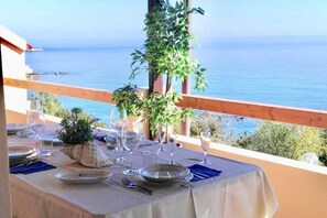 Outdoor dining - Sunrise Sisters' Home (Cala Gonone)