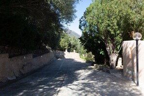 Property grounds - Sunrise Sisters' Home (Cala Gonone)