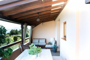 Outdoor dining - Sunrise Sisters' Home (Cala Gonone)