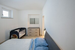 1 bedroom, WiFi, bed sheets - Tatta & Nanna Apartment (Oliena)