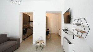 TV - Tatta & Nanna Apartment (Oliena)