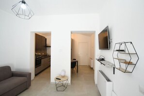 TV - Tatta & Nanna Apartment (Oliena)