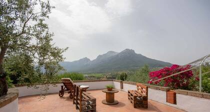 Villa L'Oleandro mit herrlicher Aussicht, privatem Pool und A/C