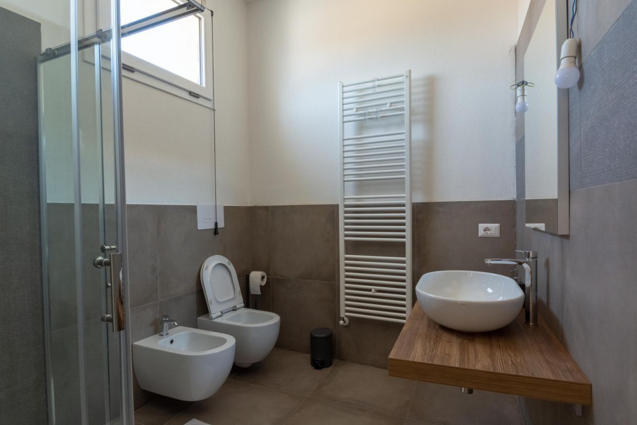 Doccia, asciugacapelli, bidet, asciugamani