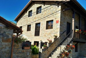 Exterior - Apartment - Ground floor (San Sebastián de Garabandal)