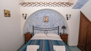 3 bedrooms, bed sheets