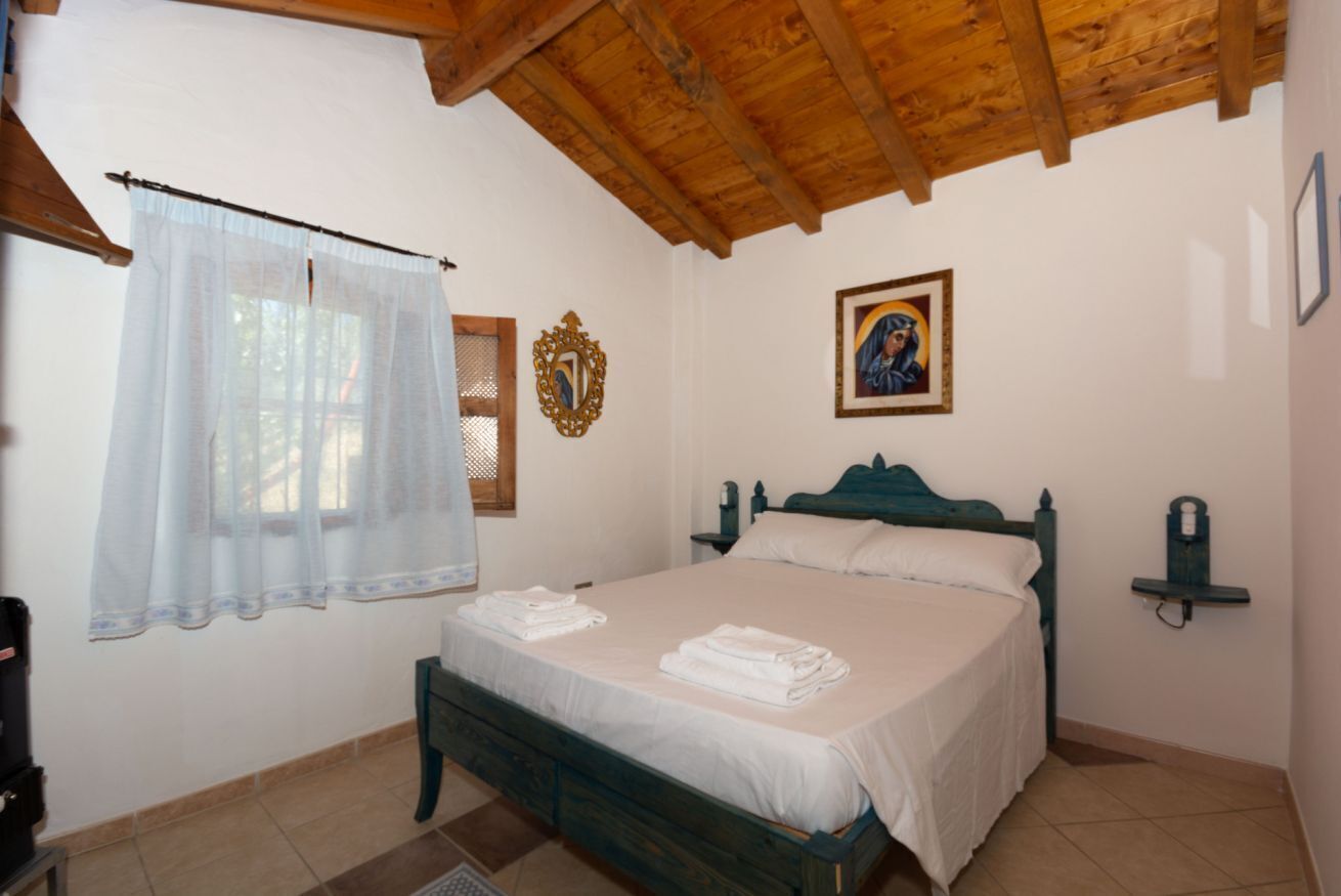 1 habitación y ropa de cama 
