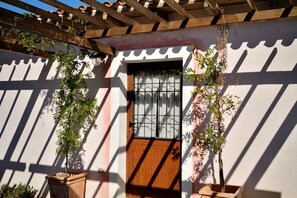 Exterior detail - Villa Sa Pruna with Wi_Fi (Oliena)