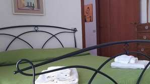 Room - Affitti Brevi Mamoiada Centro - room with terrace (Mamoiada)