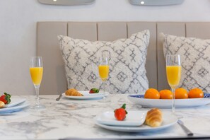 Dining - Monowai Heights (St Ives)