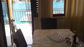 Apartment (Three Bedroom Apartment with Balcony ) | Dining room