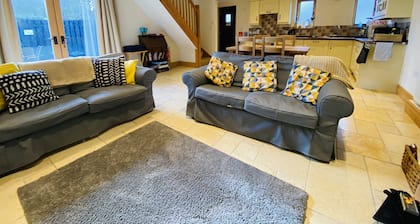 Peaceful Cottage, Space & Walks