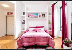 1 bedroom, desk, iron/ironing board, travel cot - LoL-Apartment, in the heart of Trastevere (Roma)