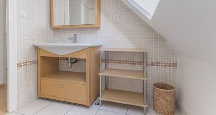 Jolie maison et sa véranda pour de belles vacances