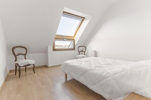 4 habitaciones, tabla de planchar con plancha y wifi gratis 