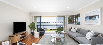 Tranquil 4-bedroom water view apartment