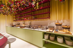 Daily continental breakfast for a fee - Kazakiwi (Luxembourg City)