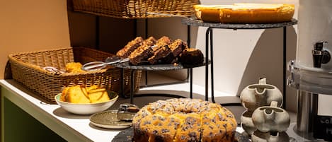 Petit déjeuner continental (20 EUR par personne)