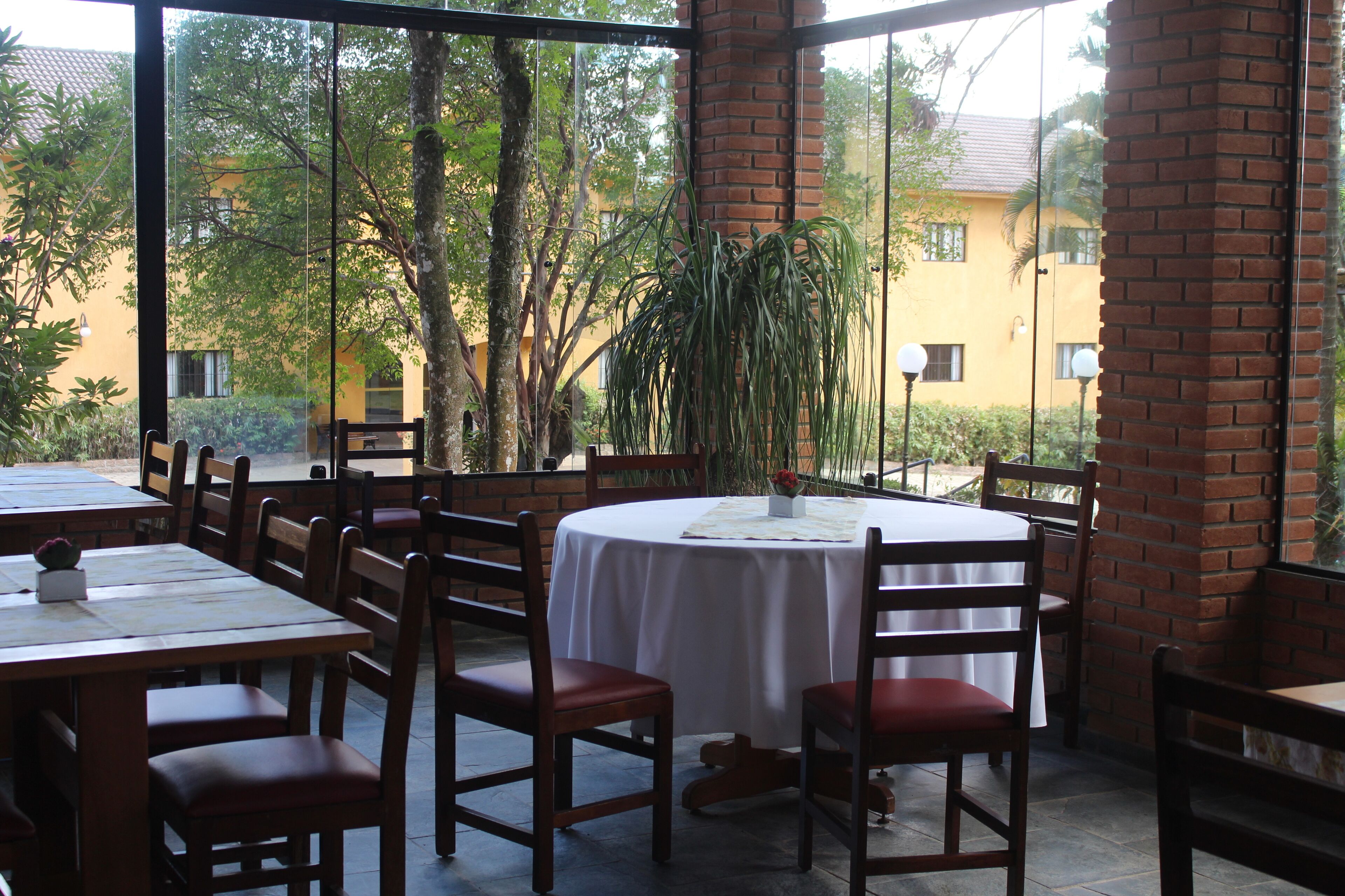 Free daily full breakfast 