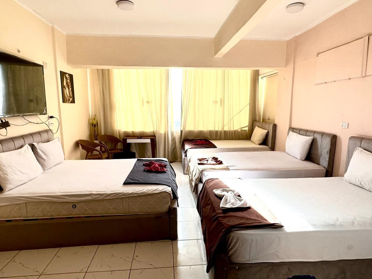 Photo - Family holiday pyramids inn