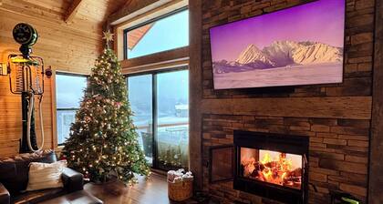 Epic Family Lake Getaway - 5 Min to Ark, Gameroom, 100ft Dock, Hot Tub, Sauna