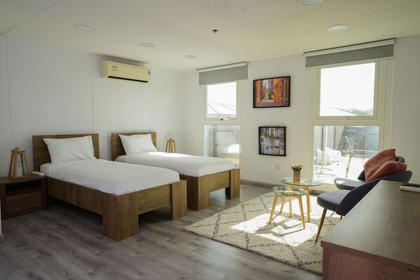 Deluxe Cabin | Free WiFi - Jumooh (Al Awir)