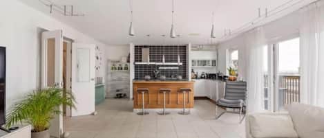 Apartment, Multiple Beds | Living area