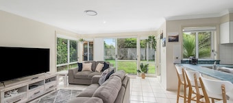 Iluka Breeze - Holiday Oasis