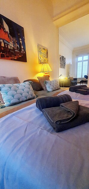 2 bedrooms, iron/ironing board, bed sheets