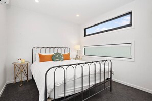 3 chambres, accès à Internet (gratuit), literie fournie