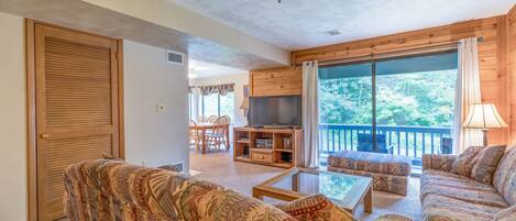 公寓客房, 3 間臥室 | 起居區