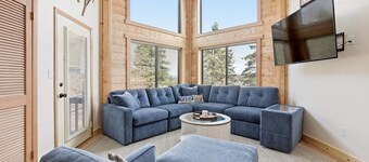 Seven Springs 1 BR Loft Condo by RedAwning