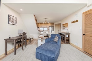 Condo, 1 Bedroom | Living area