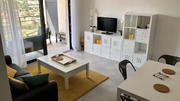 TV connectée, table de tennis de table