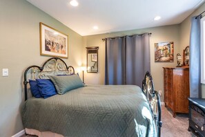 1 dormitorio, tabla de planchar con plancha, wifi y ropa de cama