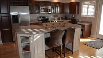 Appart'hÎtel, 3 chambres | Cuisine privée