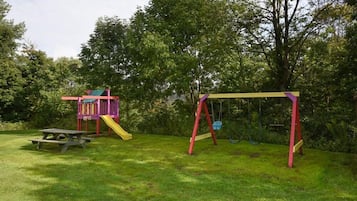 Condo, 3 Bedrooms | Children's area