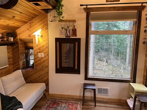 Televisio, kirjoja, stereot