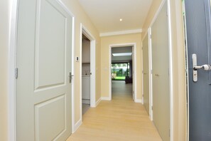 House | Interior - Charming 4-bed House in Winchester,free Parking (Winchester)