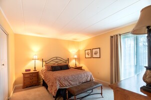 2 habitaciones, tabla de planchar con plancha, cunas y wifi gratis 