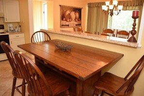 Condo, 2 Bedrooms | Dining