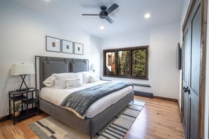 Ferienhaus, 4 Schlafzimmer | 4 Schlafzimmer, Schreibtisch, laptopgeeigneter Arbeitsplatz