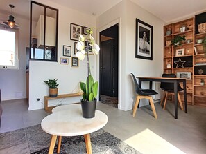 Interior - (049) Around the city (Antibes)