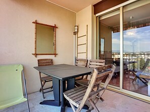 Outdoor dining - (042) L'Eden Parc et ses plaisirs (Antibes)