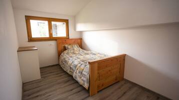 Comfort House | 2 bedrooms, blackout curtains, soundproofing, free WiFi