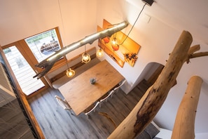 Comfort-Haus | Essbereich im Zimmer