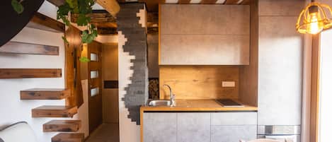 Rumah Comfort | Dapur pribadi | Lemari es, oven, kompor, dan ketel listrik