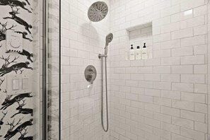 Shower, hair dryer, shampoo - Geometric Mountain Cabin | Stylish Beech Getaway (Beech Mountain)
