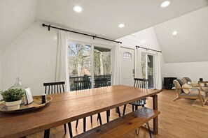 Dining - Geometric Mountain Cabin | Stylish Beech Getaway (Beech Mountain)